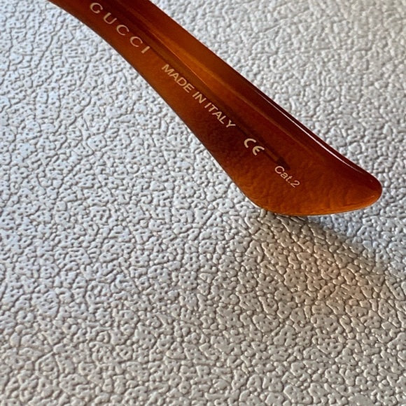 NEW Gucci sunglasses! - Picture 3 of 4